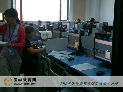醫(yī)師計(jì)算機(jī)化考試現(xiàn)場(chǎng)，讓人欽佩大齡考生