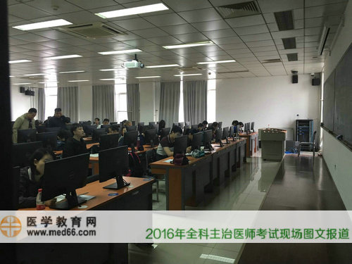 考生陸續(xù)就坐，考試即將正式開始！