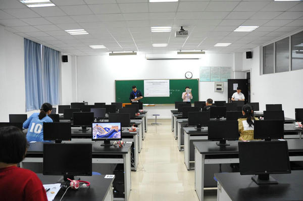 重慶市2019年住培結(jié)業(yè)考核重慶醫(yī)科大學(xué)臨床技能實(shí)驗(yàn)教學(xué)中心考點(diǎn)考核工作順利完成